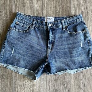 Women’s Jean shorts